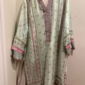 Farah Talib Aziz Digital Silk 2 Piece Floral Embroidered Shirt And Dupatta